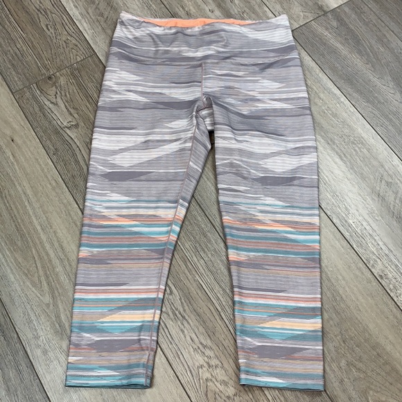 Prana Pillar Printed Capri Leggings - Picture 2 of 8